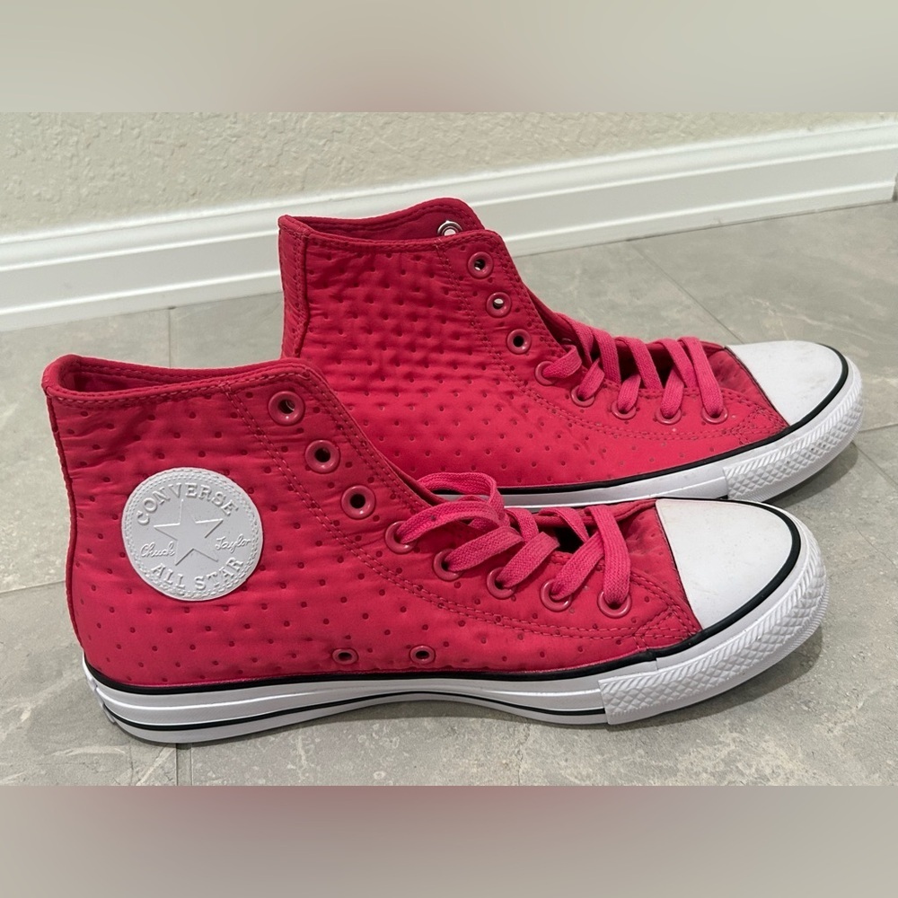 NWOB Converse Chuck Taylor All Star Neoprene High Top Pink Women’s 9